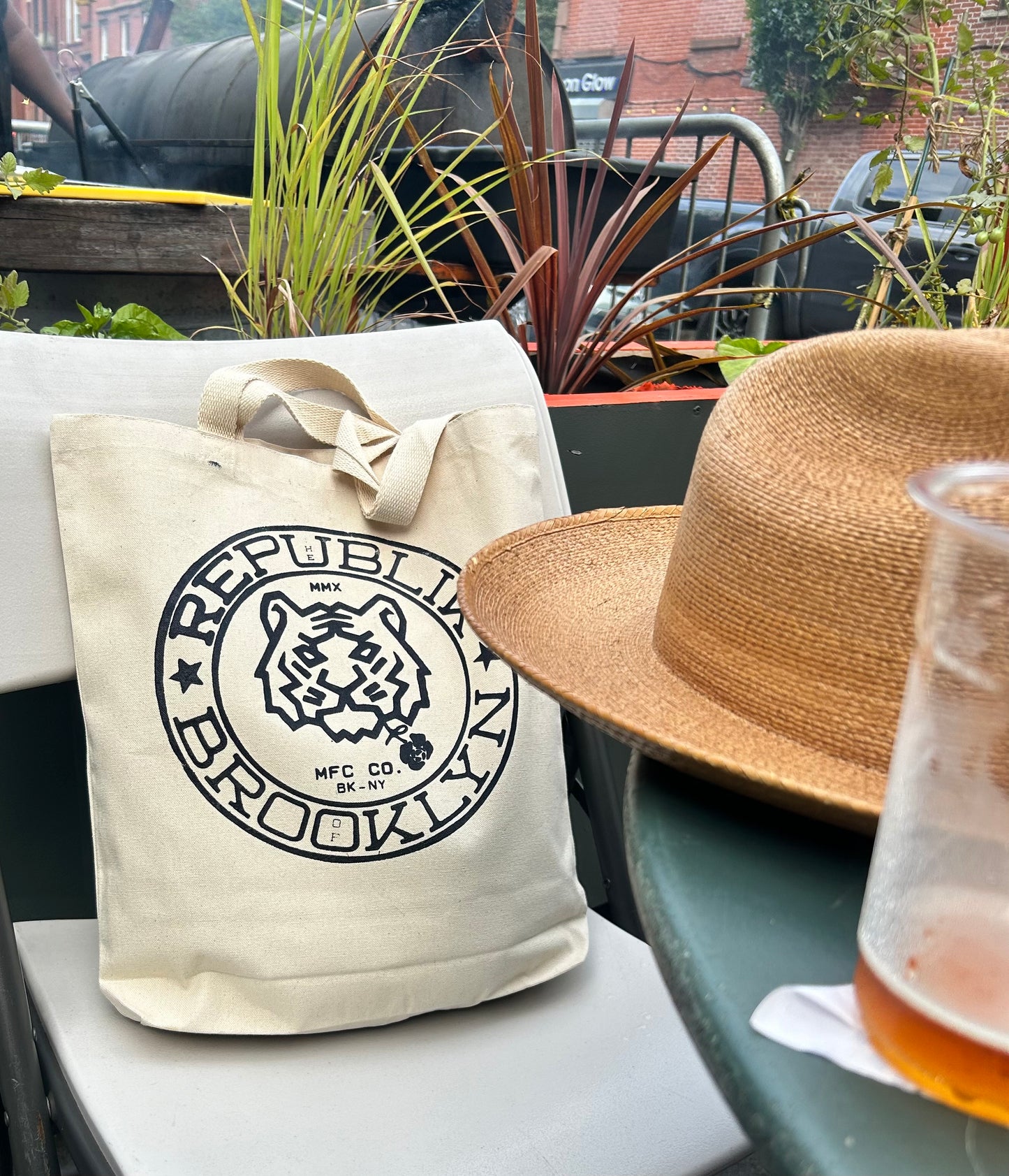 ROB- Crest Logo Tote Bag